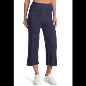 NWT Splendid Ribbed Capri Pants